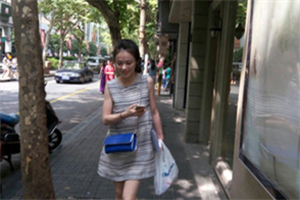 Shanghai's luxurious shopping districts, one stop to satisfy your shopping desires!