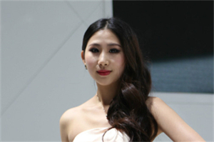 Stepping into Shanghai's Backyard Garden, I discovered a sea of flowers that is intoxicating!